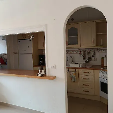 Yellow Mountain In Paradise Apartament